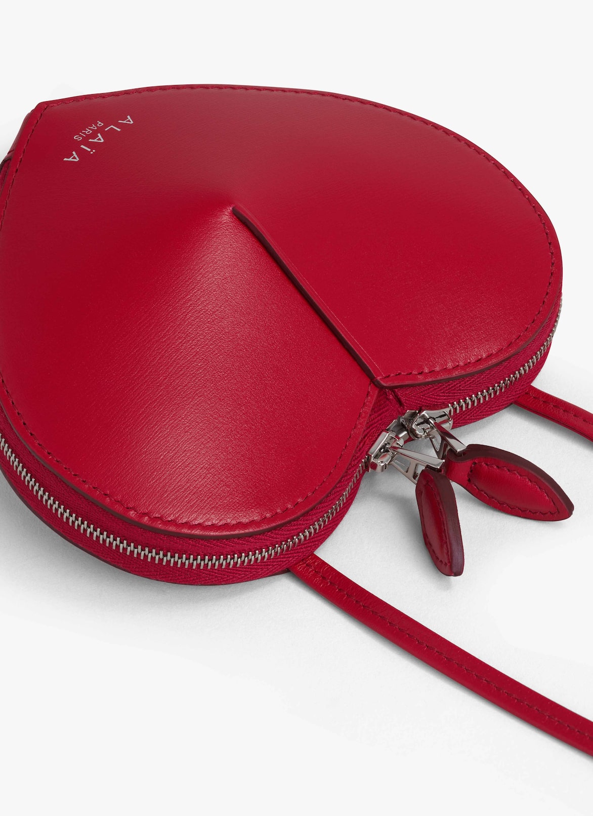 LE CŒUR SMALL BAG IN CALFSKIN ALAÏA RED LE CŒUR SMALL BAG IN CALFSKIN